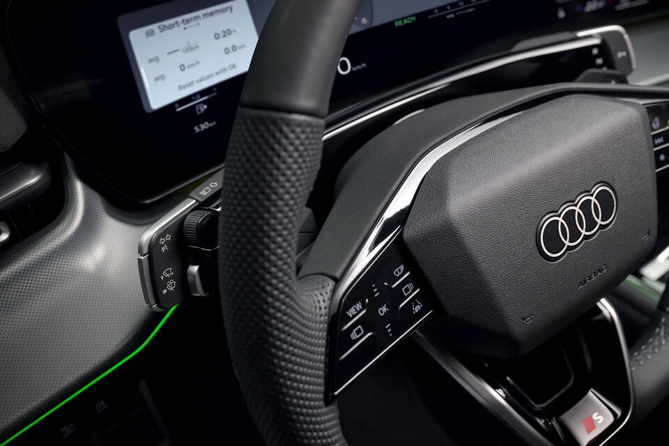 kierownica Audi Q3, elektryczne wspomaganie unoszenia przednich siedzeń