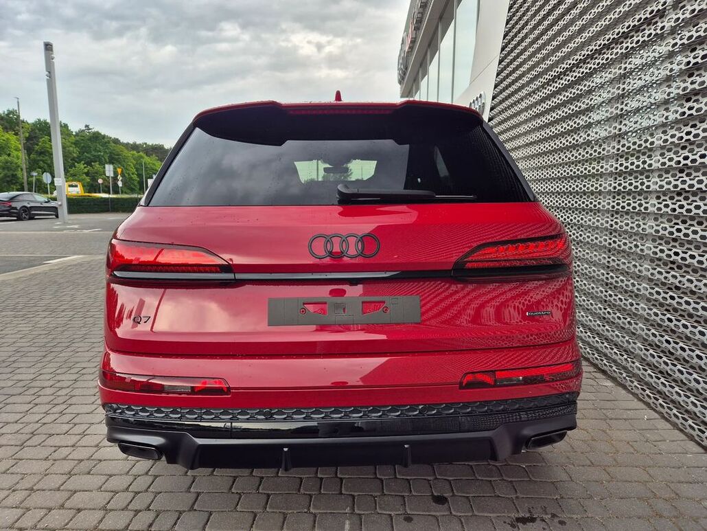 AUDI Q7 TFSI E PHEV 290 kW Quattro S-Line Tiptr