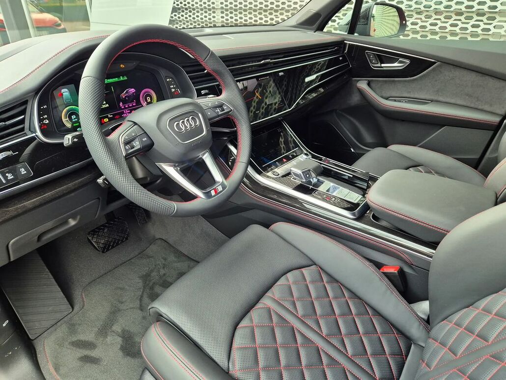 AUDI Q7 TFSI E PHEV 290 kW Quattro S-Line Tiptr