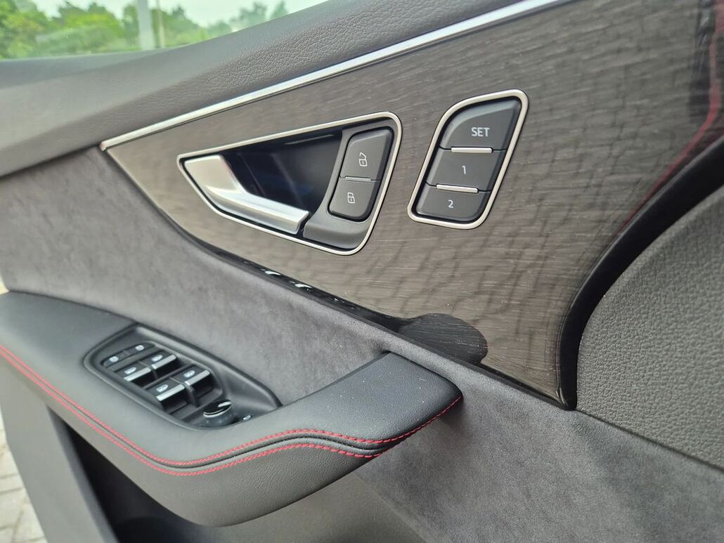 AUDI Q7 TFSI E PHEV 290 kW Quattro S-Line Tiptr