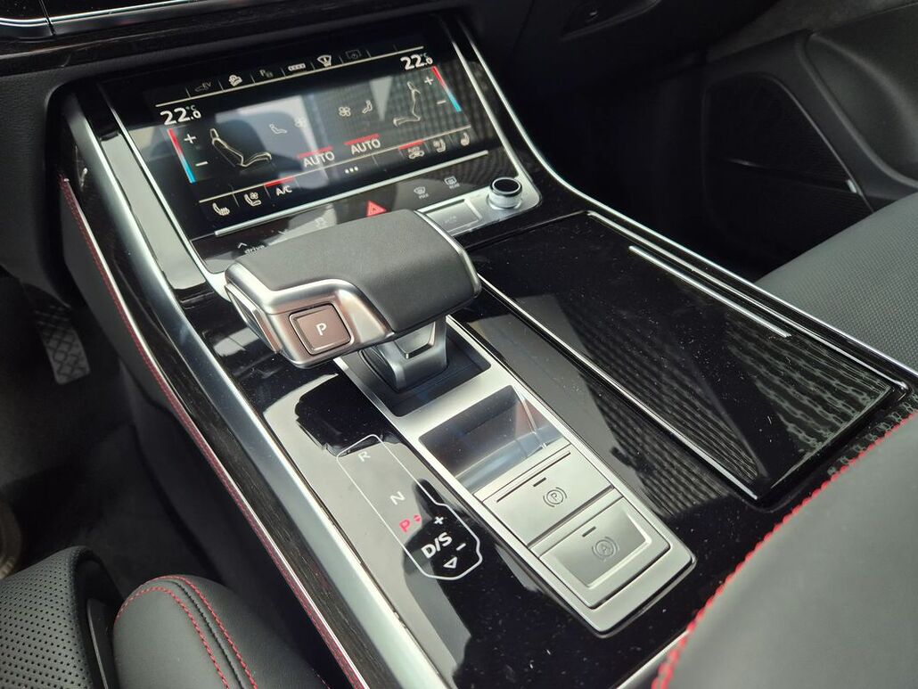 AUDI Q7 TFSI E PHEV 290 kW Quattro S-Line Tiptr