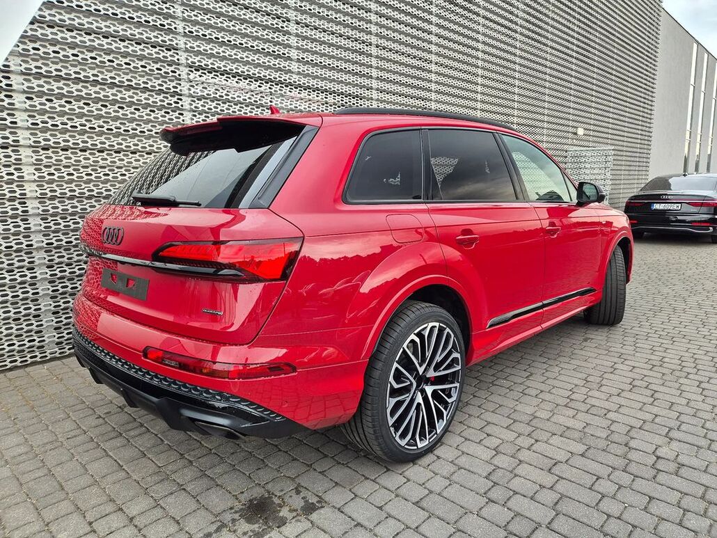 AUDI Q7 TFSI E PHEV 290 kW Quattro S-Line Tiptr