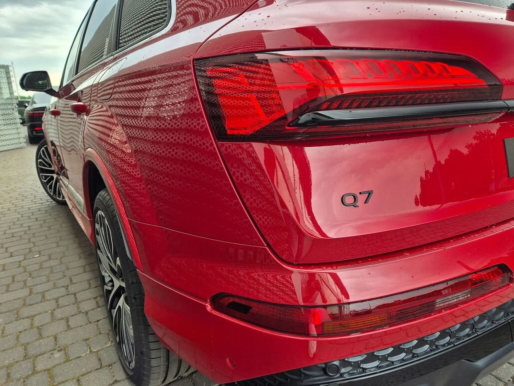 AUDI Q7 TFSI E PHEV 290 kW Quattro S-Line Tiptr