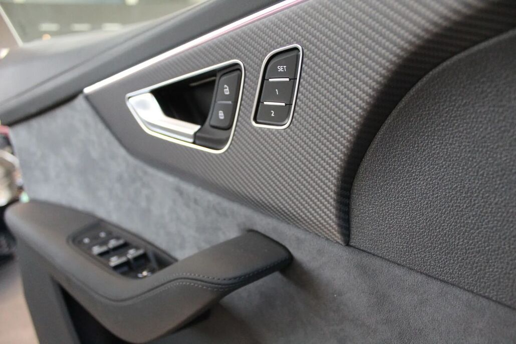 AUDI RS-Q8 Rsq8 TFSI Quattro Tiptronic Performance