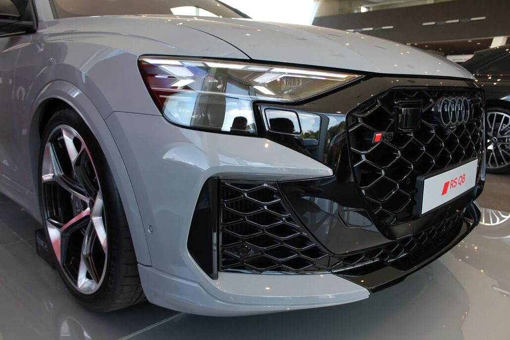 AUDI RS-Q8 Rsq8 TFSI Quattro Tiptronic Performance