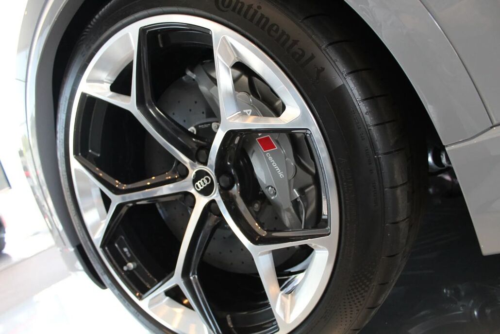 AUDI RS-Q8 Rsq8 TFSI Quattro Tiptronic Performance