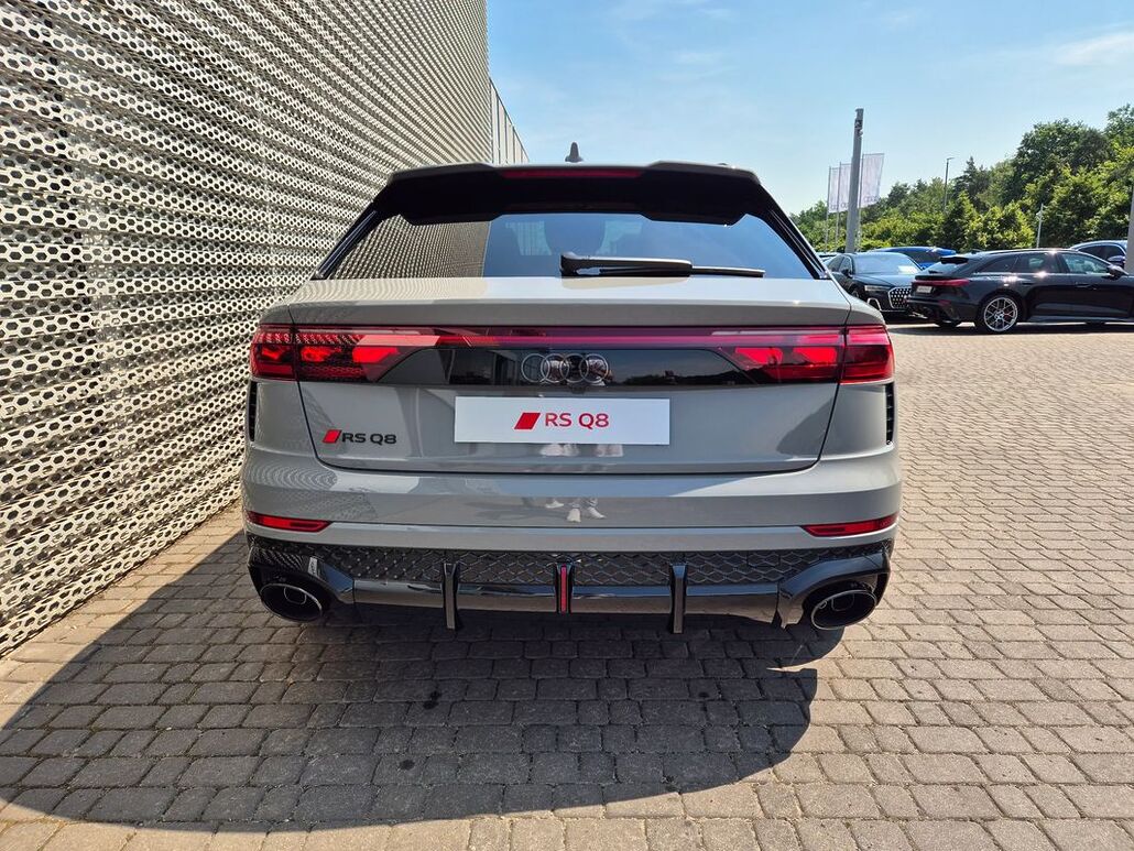 AUDI RS-Q8 Rsq8 TFSI Quattro Tiptronic Performance