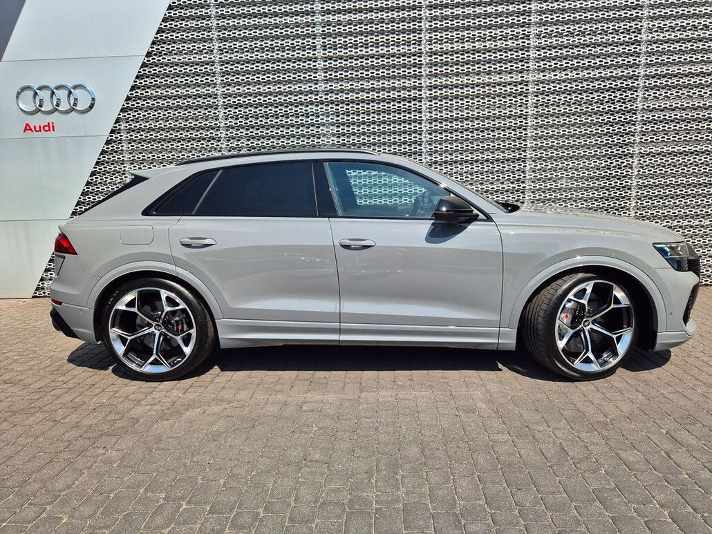 AUDI RS-Q8 Rsq8 TFSI Quattro Tiptronic Performance