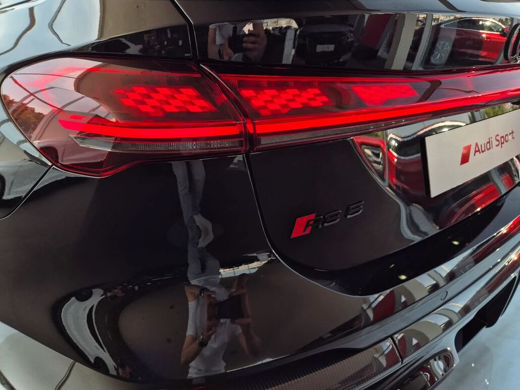 AUDI RS5-AVANT