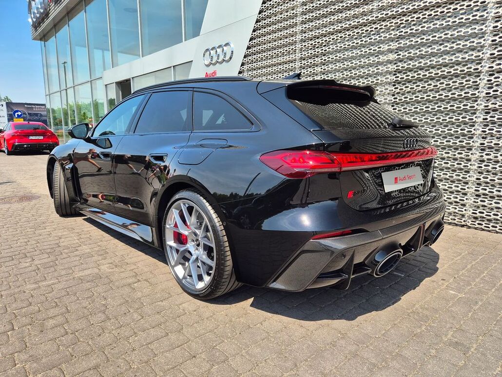 AUDI RS5-AVANT