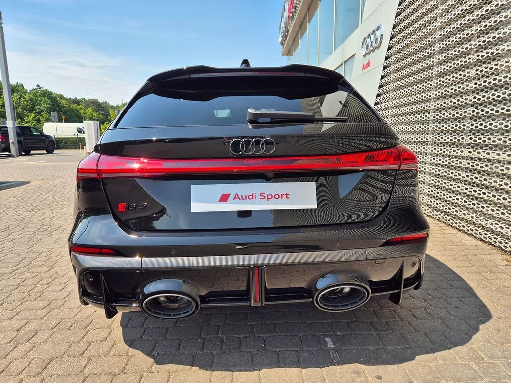 AUDI RS5-AVANT