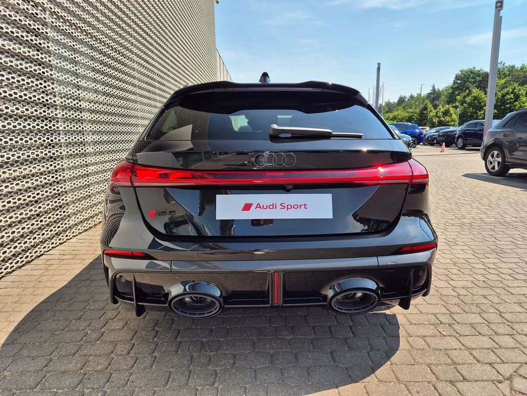 AUDI RS5-AVANT
