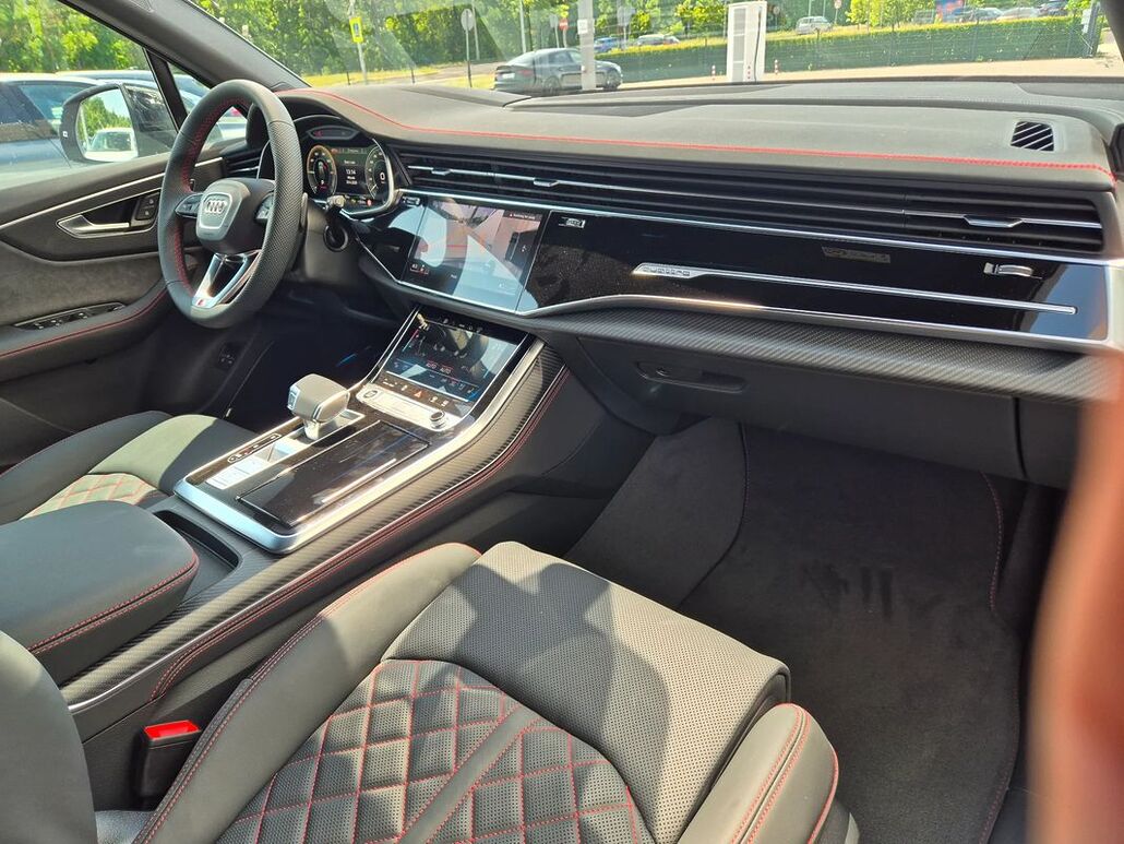AUDI Q7 TFSI E PHEV 360 kW Quattro S-Line Tiptr