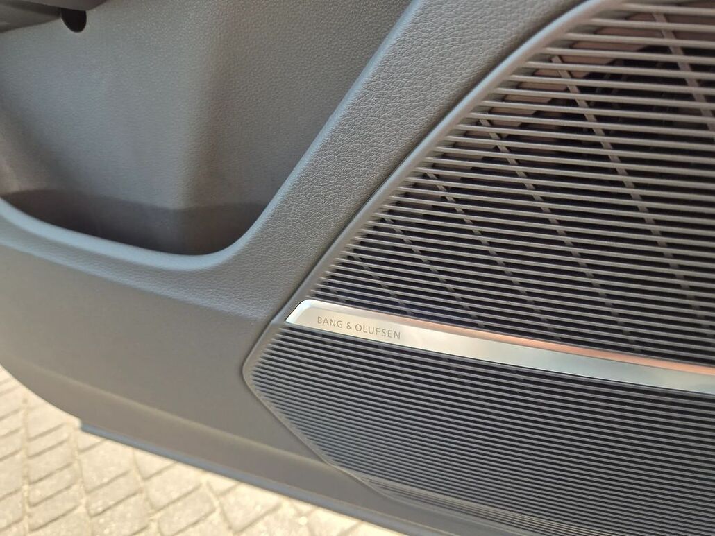 AUDI Q7 TFSI E PHEV 360 kW Quattro S-Line Tiptr