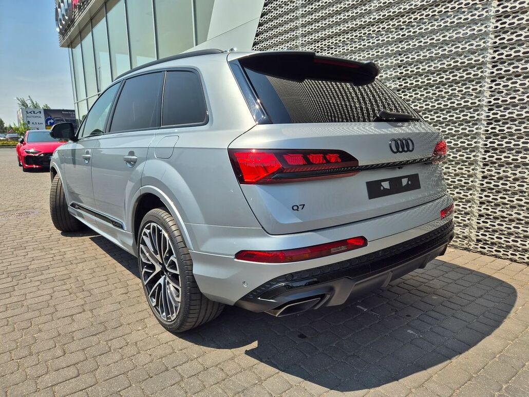 AUDI Q7 TFSI E PHEV 360 kW Quattro S-Line Tiptr