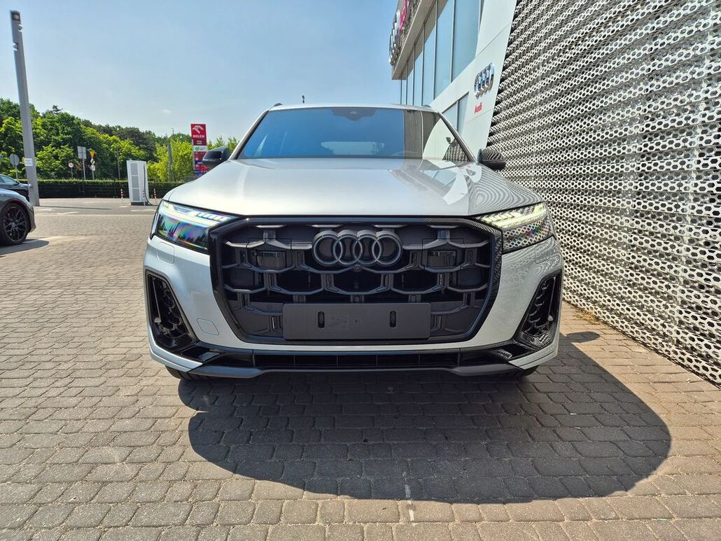 AUDI Q7 TFSI E PHEV 360 kW Quattro S-Line Tiptr