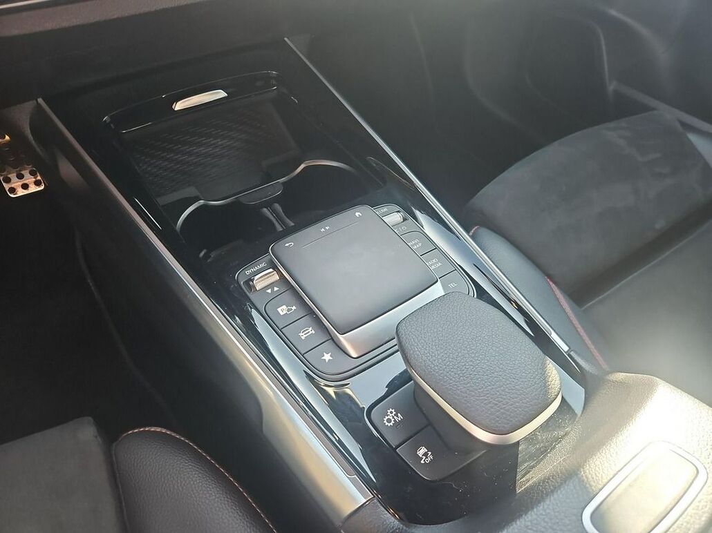 MERCEDES-BENZ GLB AMG 35.4 Matic