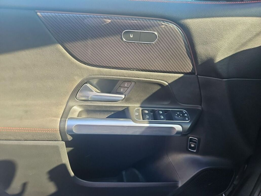 MERCEDES-BENZ GLB AMG 35.4 Matic