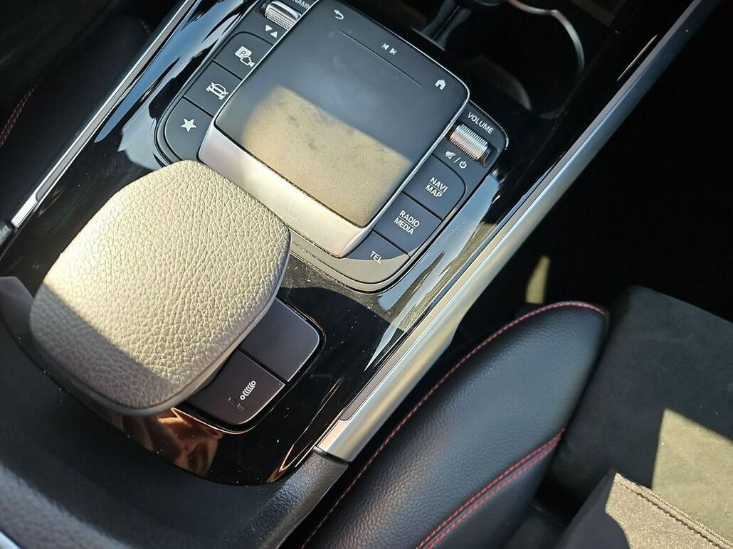 MERCEDES-BENZ GLB AMG 35.4 Matic