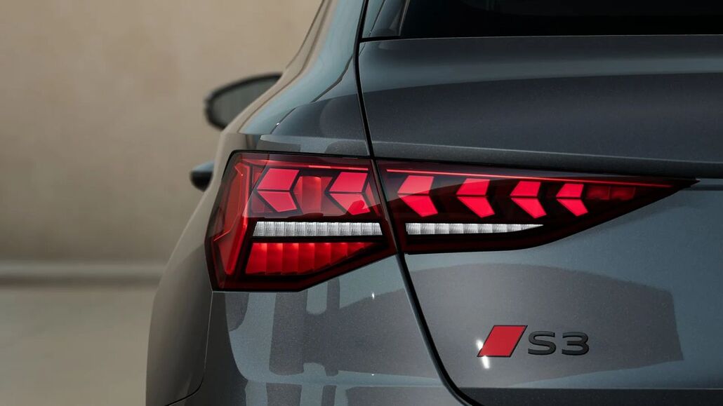 AUDI S3-SPORTBACK TFSI Quattro S Tronic