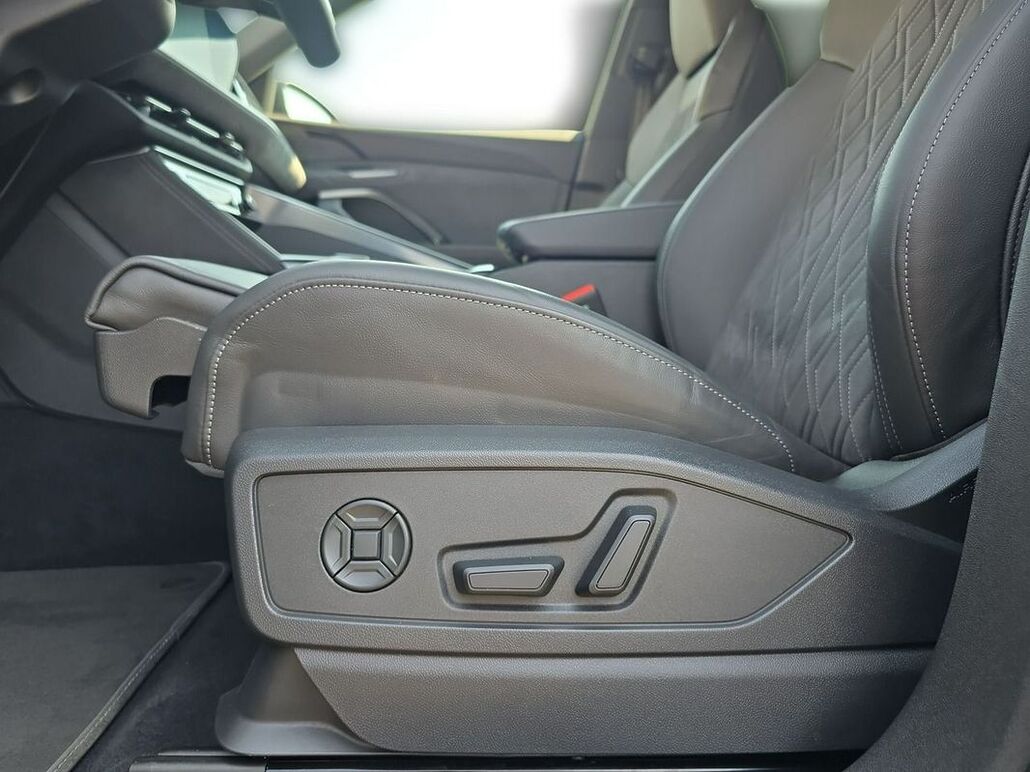 AUDI Q5-SPORTBACK Ack TFSI 150 kW S Tronic Edition One Mythosschwarz
