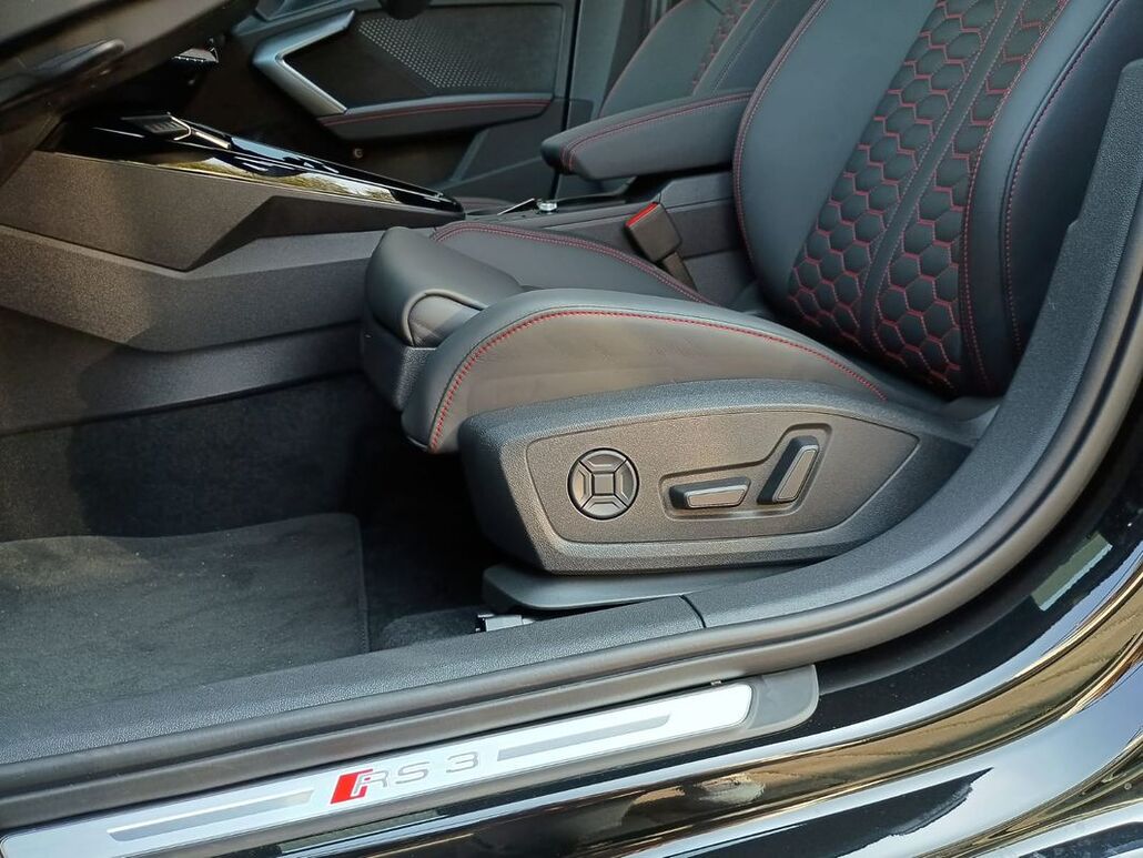 AUDI RS3-LIMOUSINE