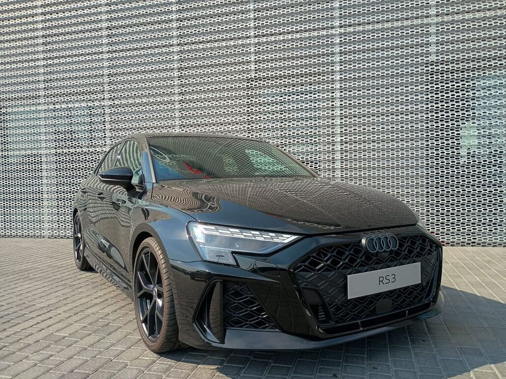 AUDI RS3-LIMOUSINE