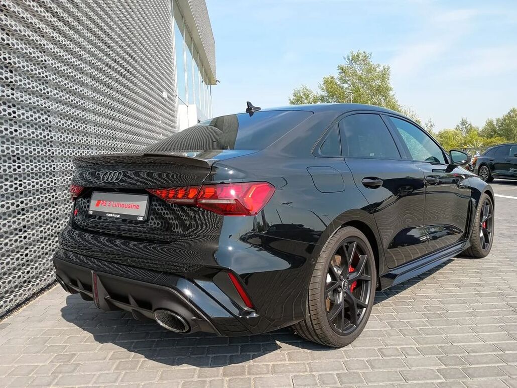 AUDI RS3-LIMOUSINE