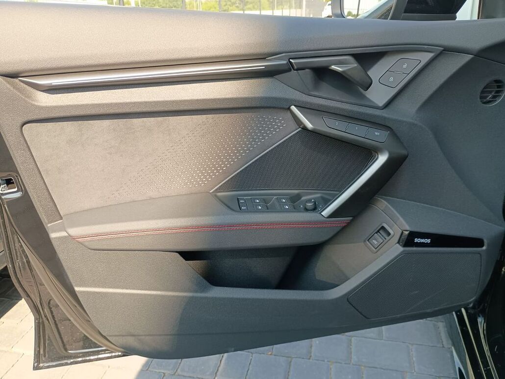 AUDI RS3-LIMOUSINE