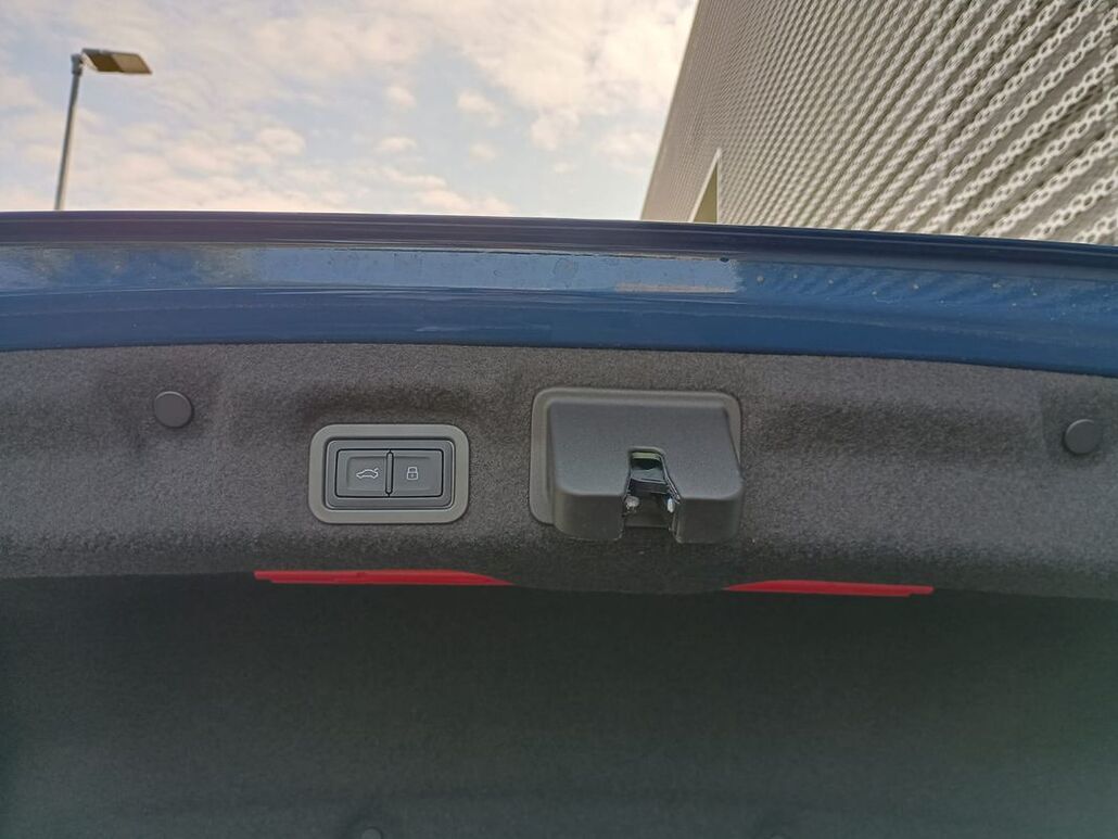 AUDI A6-LIMOUSINE
