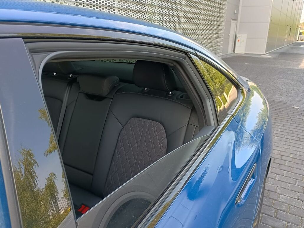 AUDI A6-LIMOUSINE