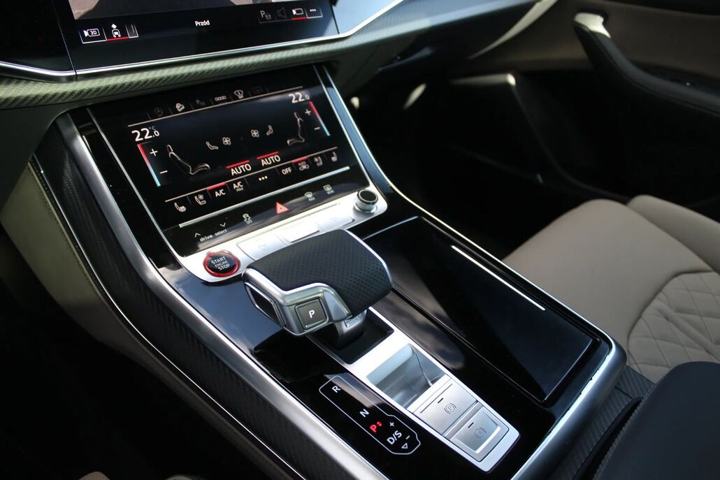 AUDI SQ8