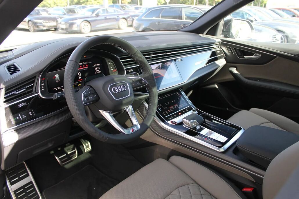 AUDI SQ8