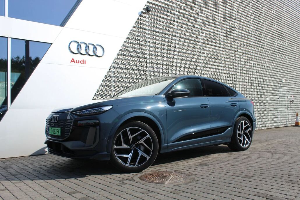 AUDI Q6-SPORTBACK-E-TRON