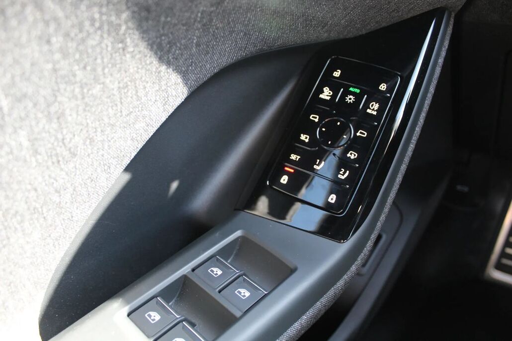 AUDI Q6-SPORTBACK-E-TRON