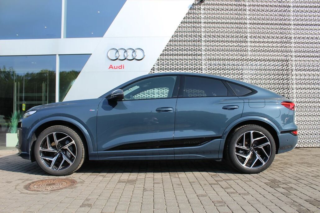 AUDI Q6-SPORTBACK-E-TRON