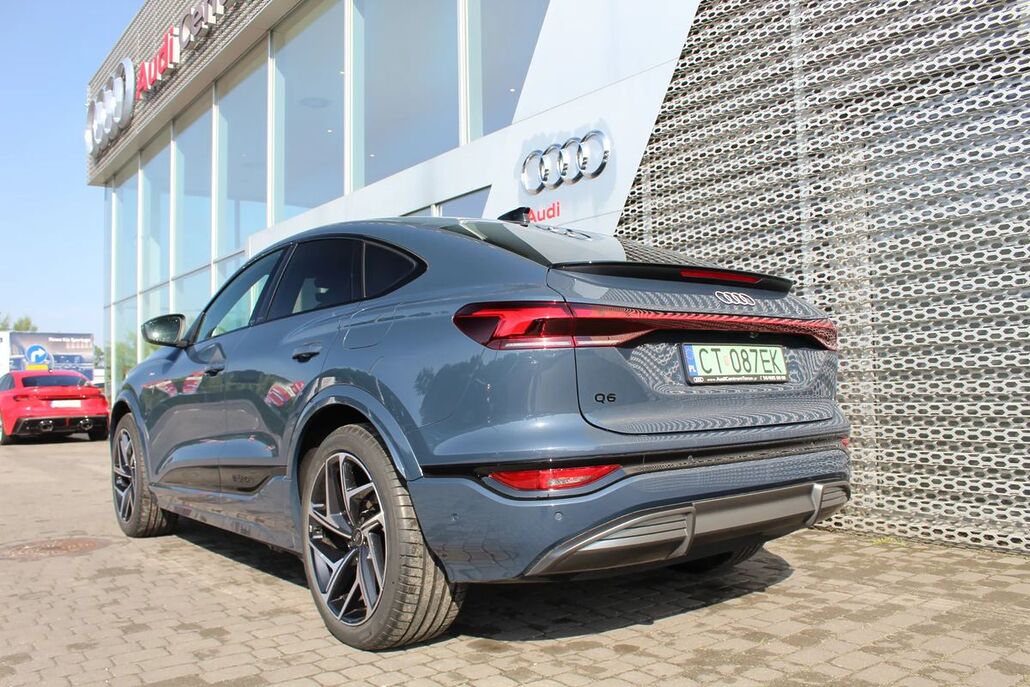 AUDI Q6-SPORTBACK-E-TRON