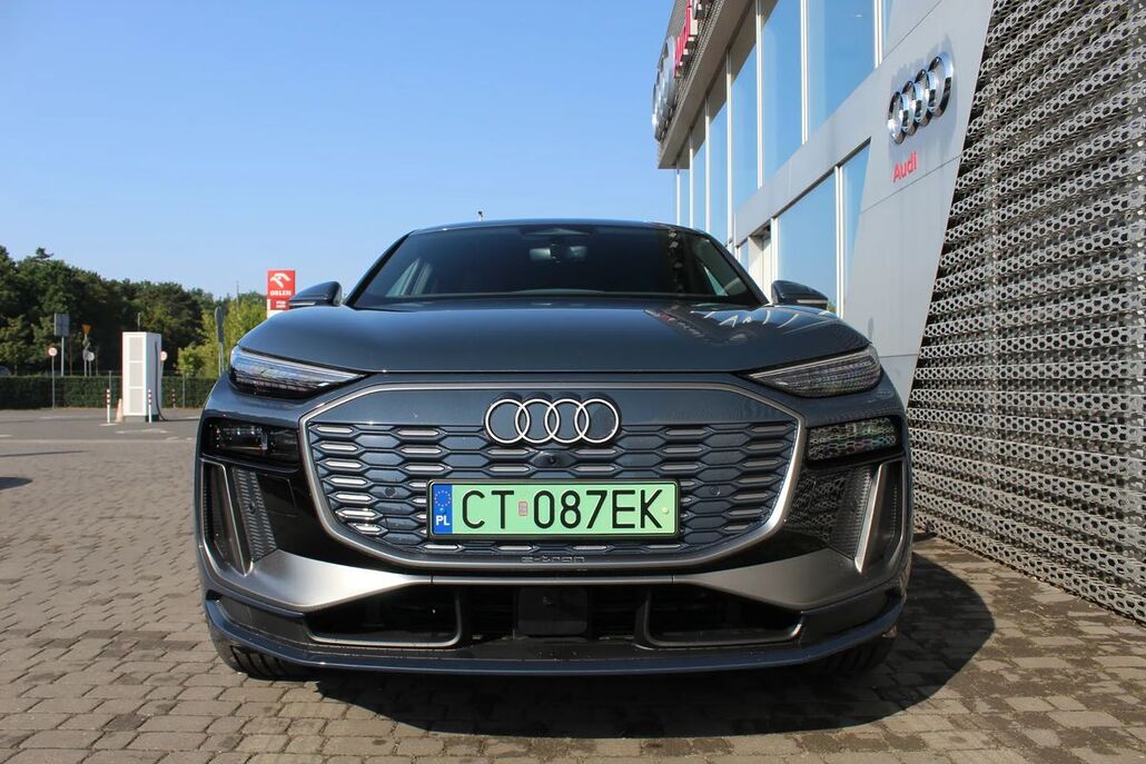 AUDI Q6-SPORTBACK-E-TRON