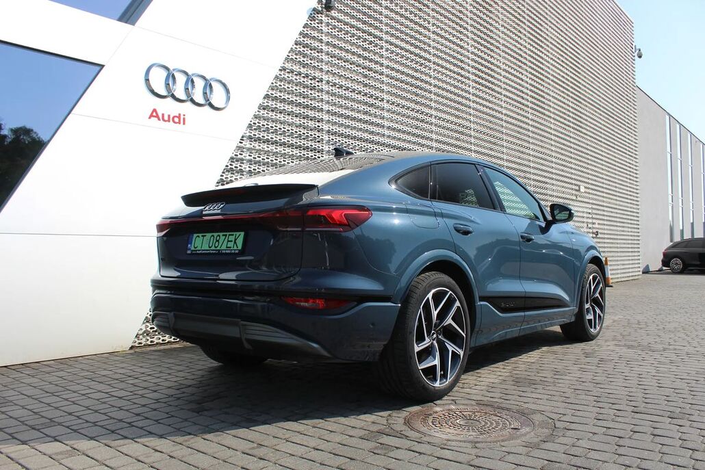AUDI Q6-SPORTBACK-E-TRON