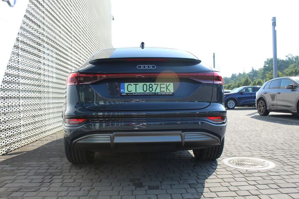 AUDI Q6-SPORTBACK-E-TRON