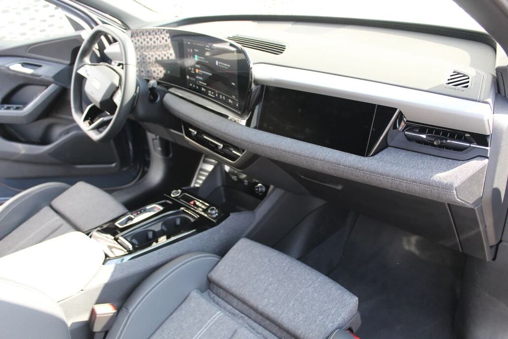 AUDI Q6-SPORTBACK-E-TRON
