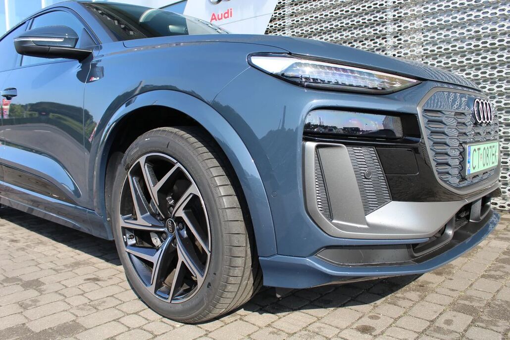 AUDI Q6-SPORTBACK-E-TRON
