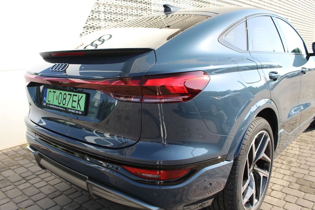 AUDI Q6-SPORTBACK-E-TRON
