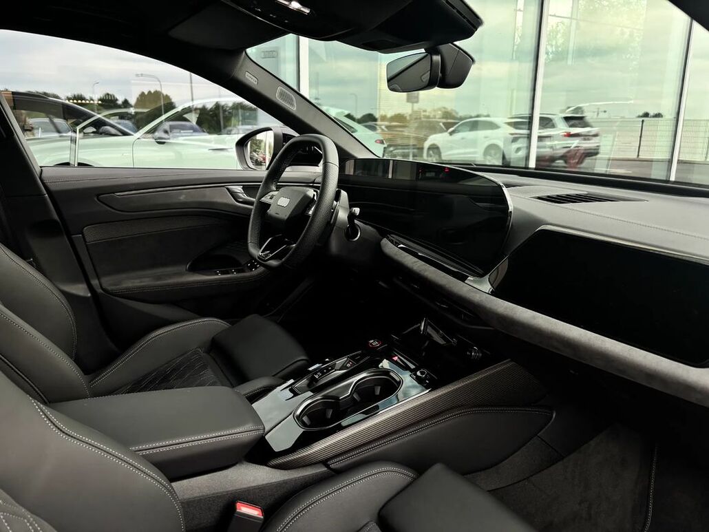AUDI A6-AVANT E Hybrid 220 kW Quattro S Tronic