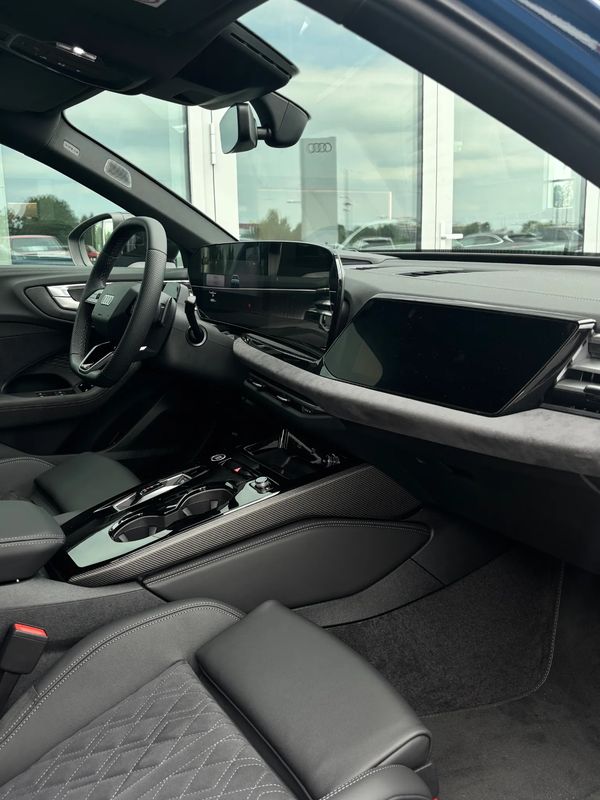 AUDI A5-LIMOUSINE TFSI Quattro S Tronic