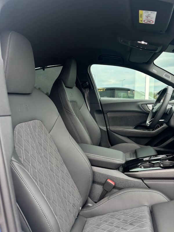 AUDI A5-LIMOUSINE TFSI Quattro S Tronic