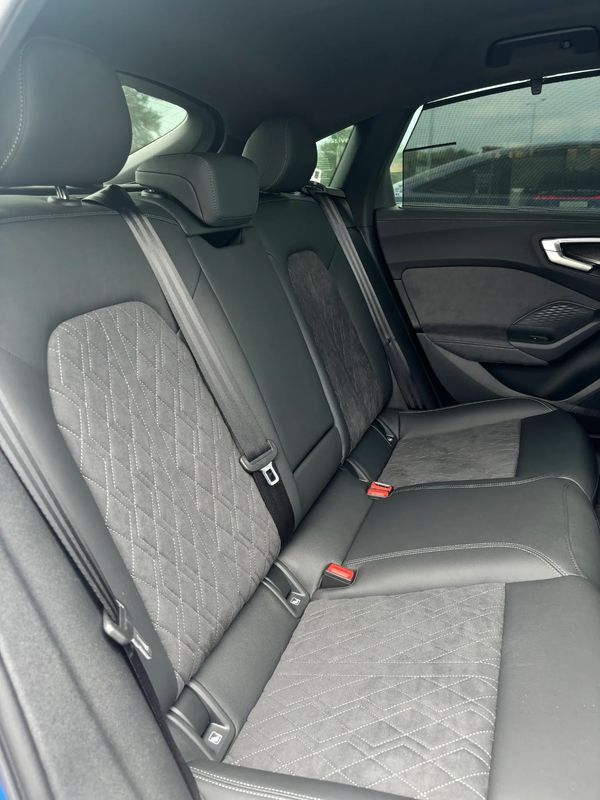 AUDI A5-LIMOUSINE TFSI Quattro S Tronic