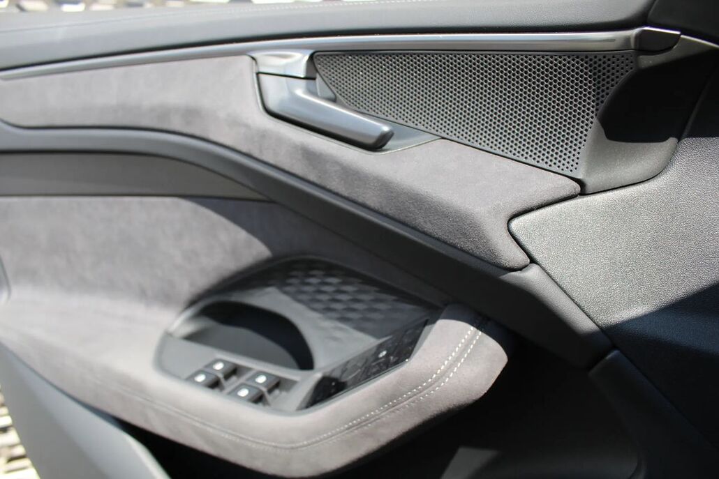 AUDI A6-LIMOUSINE
