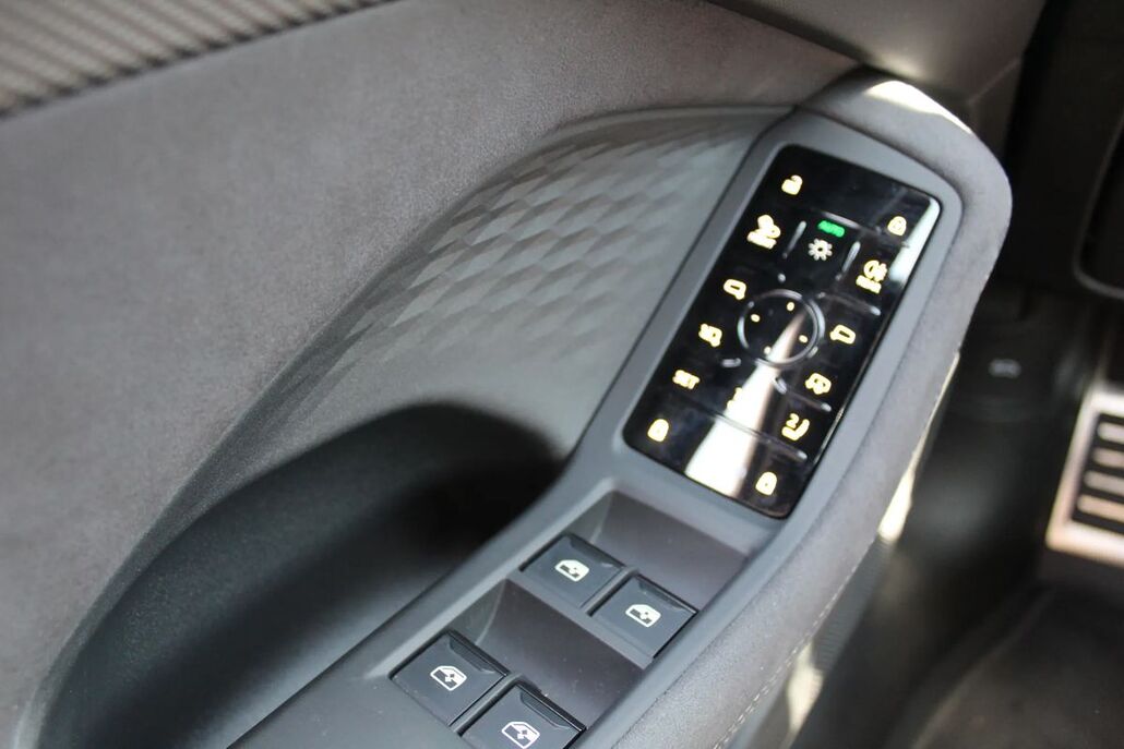 AUDI A6-LIMOUSINE