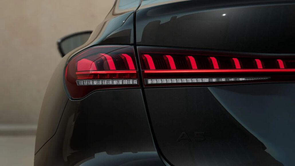 AUDI A5-LIMOUSINE TFSI S Tronic